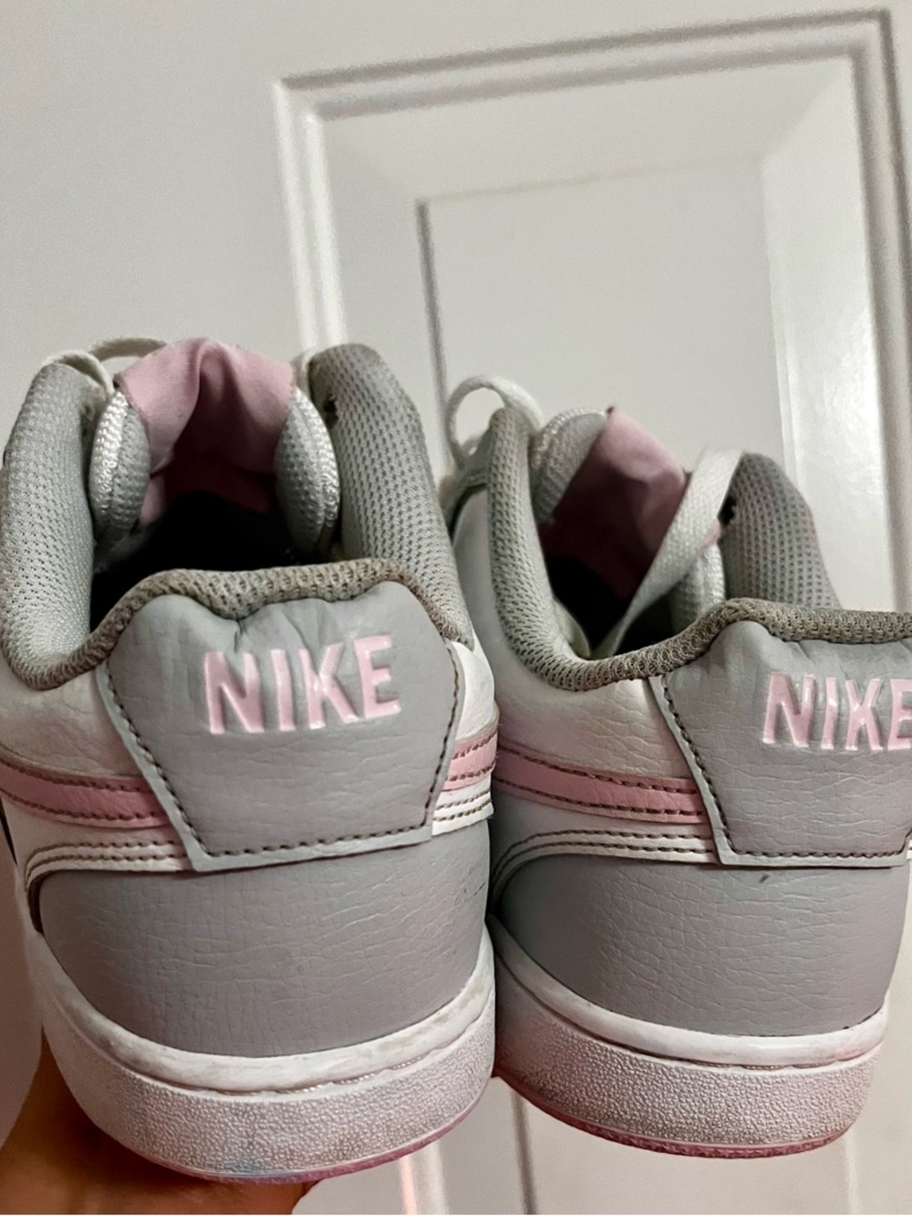 Nike Women’s Low-Top Sneaker in White, Gray & Pink - Picture 4 of 7